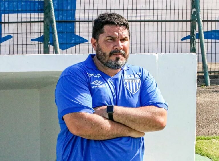 Bahia tem conversas avançadas com Eduardo Barroca