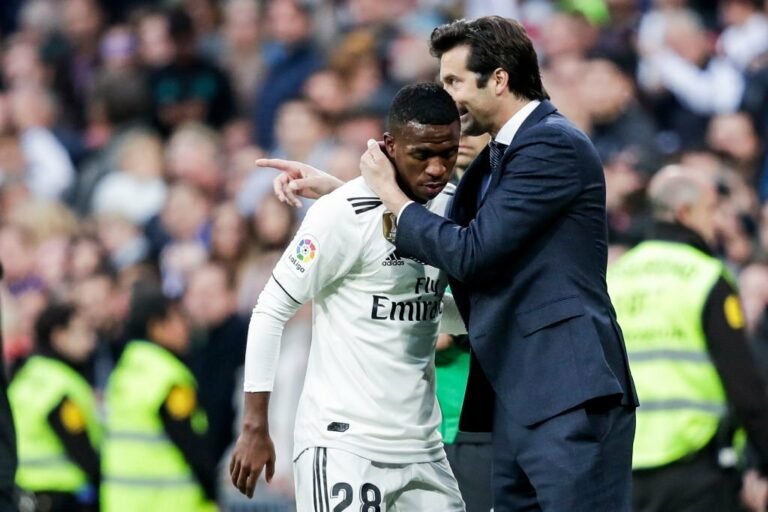 Ex-técnico do Real Madrid é oferecido ao Santos