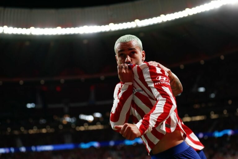 Atlético de Madrid anuncia acordo com Barcelona pela compra definitiva de Griezmann