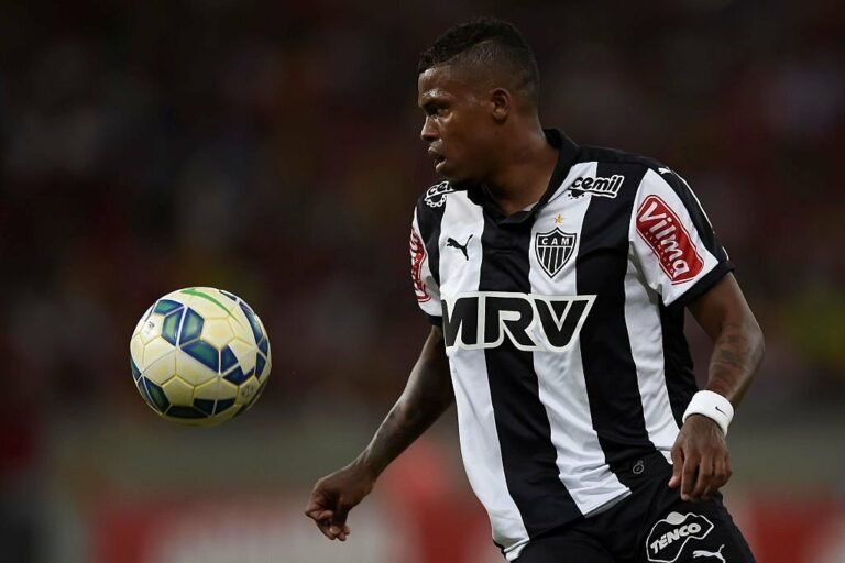 Atlético é condenado a pagar R$ 1 milhão a André Cury por Maicosuel