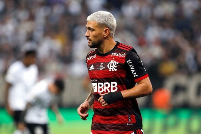 Arrascaeta causa preocupação e jogará final da Copa do Brasil no sacrifício