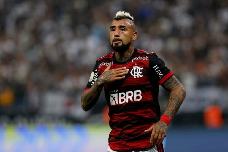 Vidal preocupa e pode desfalcar o Flamengo na final da Libertadores