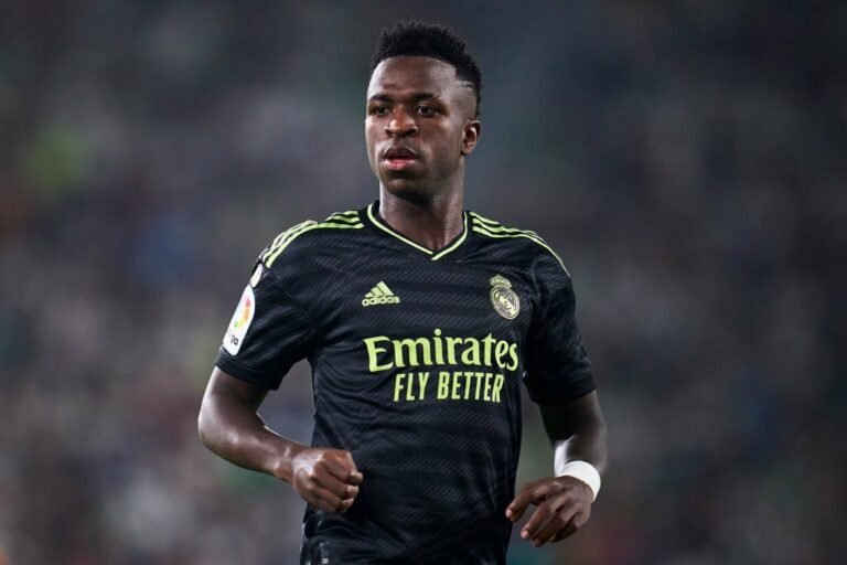 Vinícius Junior assina renovação com Real Madrid, que mantém sigilo