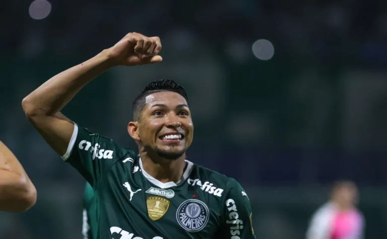 Palmeiras encaminha renovação de Rony até 2026