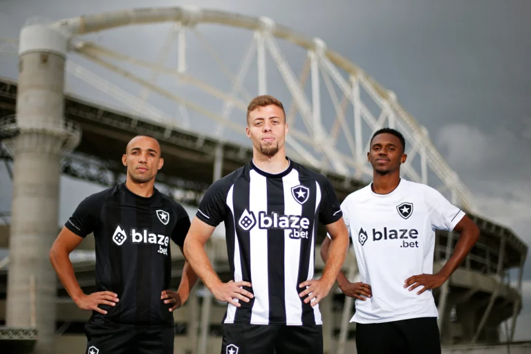 Por padronização em times de John Textor, Adidas é pauta no Botafogo