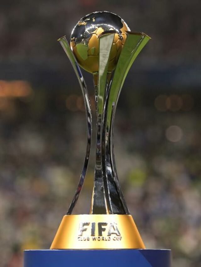 trofeu-do-mundial-de-clubes-e-exibido-no-gramado-antes-de-chelsea-x-palmeiras-1644684029654_v2_450x600