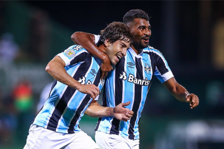 Grêmio encaminha saída de dois jogadores para 2023