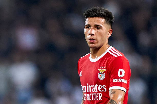 Liverpool pretende agir no mercado e observa dupla do Benfica