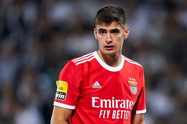 Real Madrid, Bayern e gigantes ingleses monitoram novo ‘Rúben Dias’