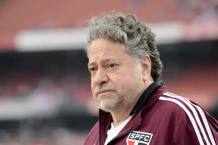 Diante dívidas com elenco, São Paulo fará empréstimo e receberá valor da venda de Antony em até cinco anos