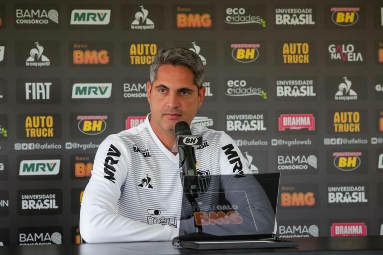 Celso Roth e Rodrigo Santana são as principais opções para treinador do Juventude em 2023