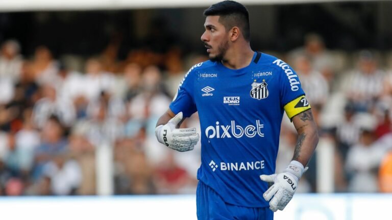 Clube europeu prepara oferta por João Paulo, do Santos