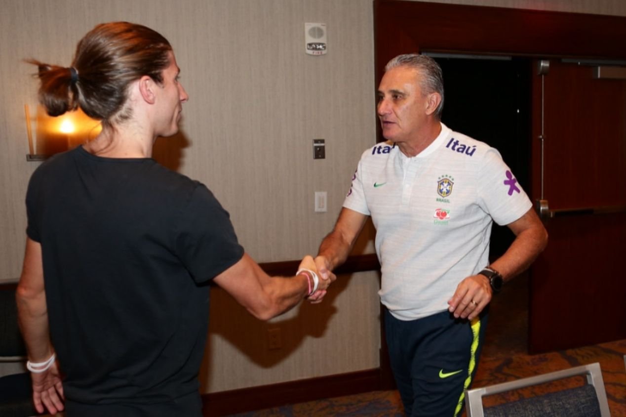 Filipe Luís se reúne com Tite e aconselha para Copa do Mundo