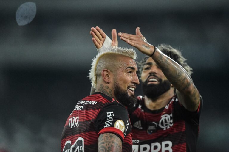 Flamengo tem seis jogadores entre os mais bem pagos do futebol brasileiro