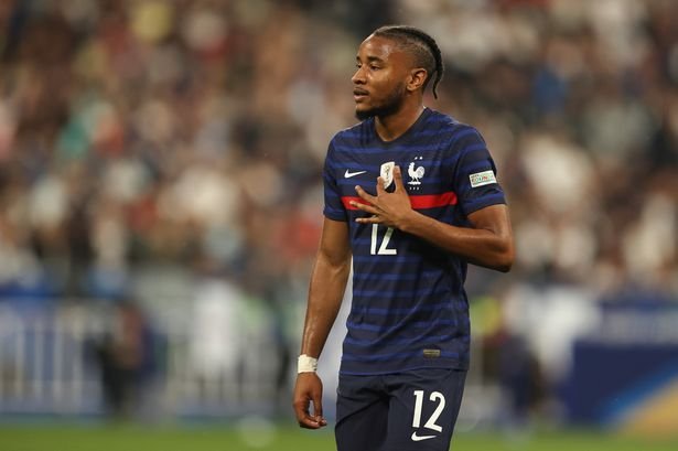 Astro da seleção francesa está fora da Copa do Mundo após sofrer entrada dura em treinamento