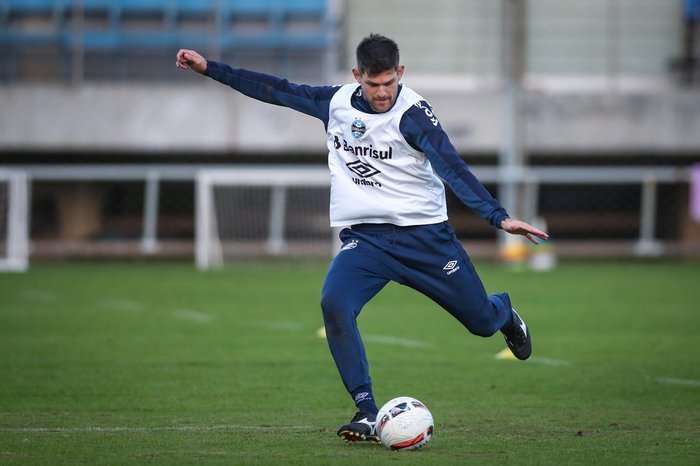 Kannemann faz contraproposta para renovar com o Grêmio; veja detalhes