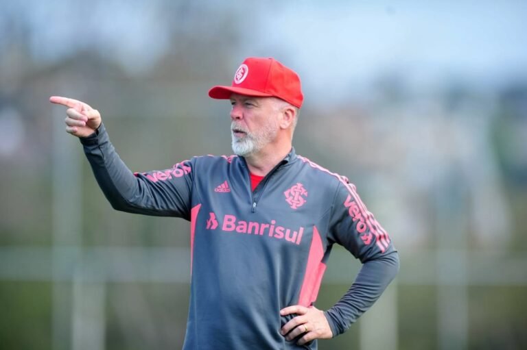 Assessora de Mano Menezes crava permanência no Inter e nega Seleção Brasileira