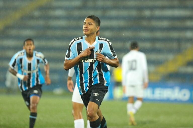 De virada, Grêmio vence Santos e está na final do Brasileirão sub-17