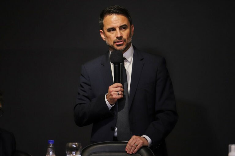 Atlético-MG só poderá fazer grandes contratações com SAF, afirma diretor de futebol