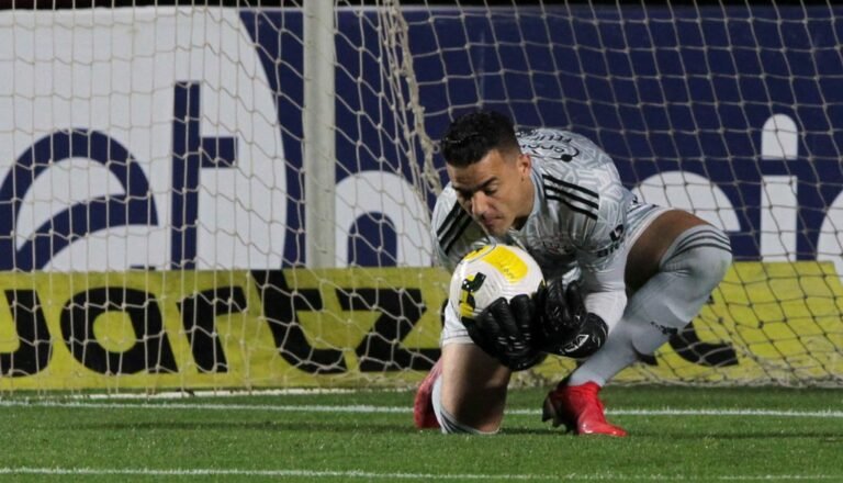 Sem John, São Paulo deve começar temporada com mesmo trio de goleiros