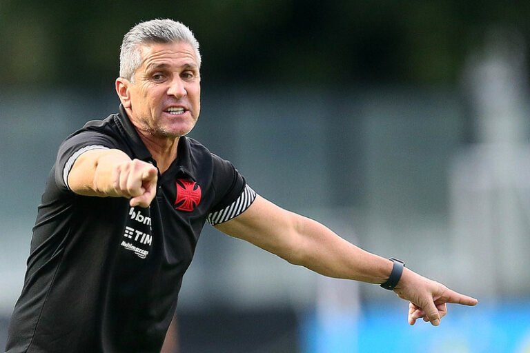 Vasco decide não manter Jorginho para 2023