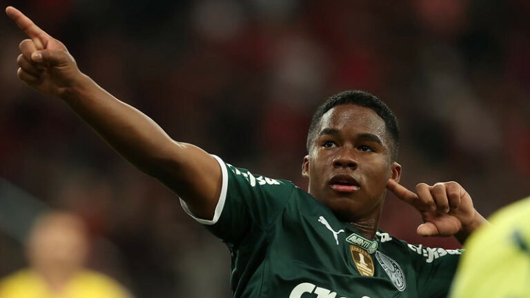 Endrick se torna o primeiro jogador na história do Palmeiras a ser campeão em todas as categorias