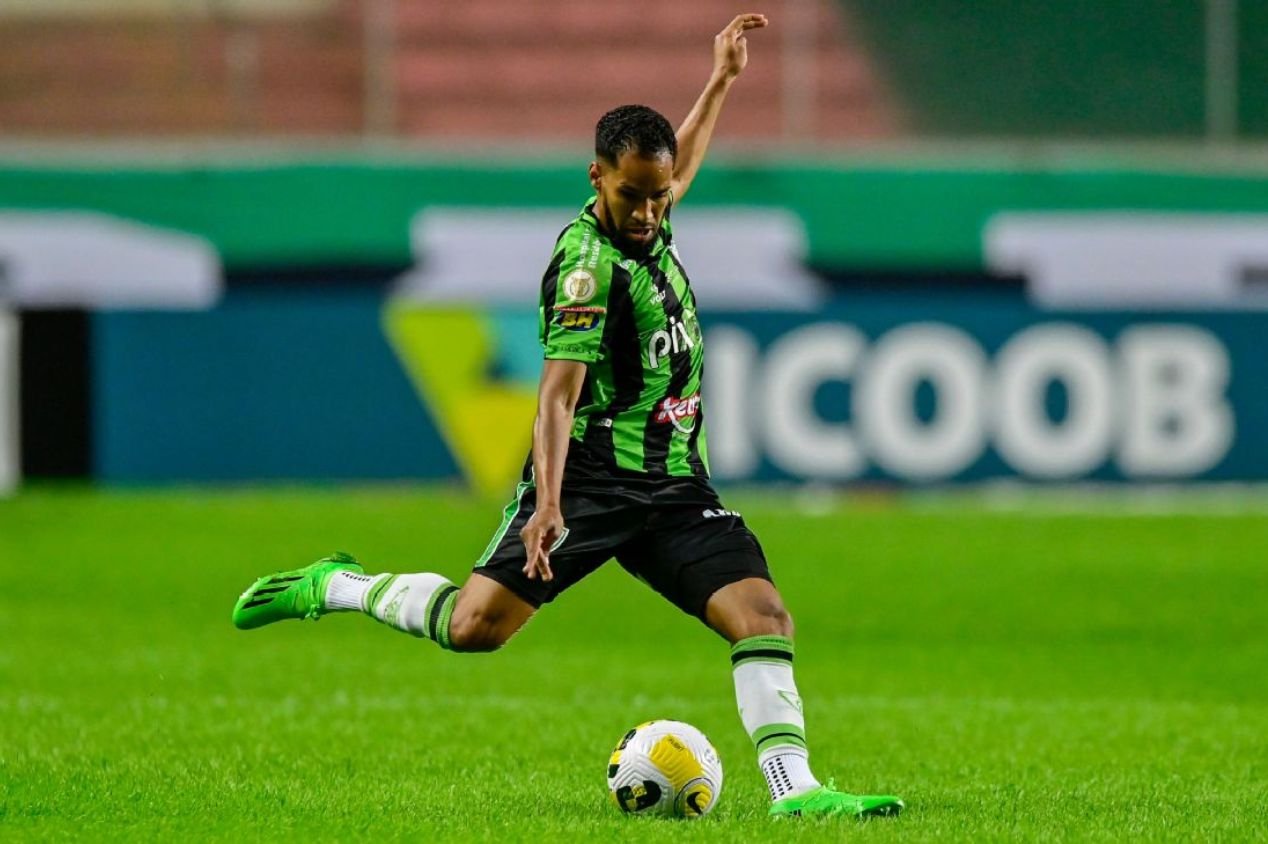 América Mineiro quer a permanência de Everaldo para 2023