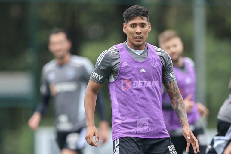 Com retorno de Nacho, Atlético tem oito pendurados para duelo contra o Botafogo