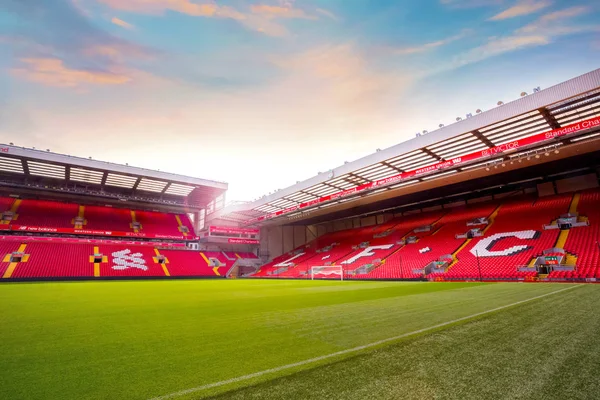 Liverpool é colocado à venda pelo Fenway Sports Group, diz jornalista