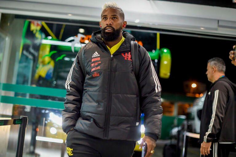 Em dúvida sobre sua saída do Flamengo, Rodinei irá tomar decisão após o fim do Brasileirão