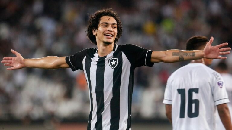 Real Madrid e Chelsea disputam a contratação de Matheus Nascimento, do Botafogo