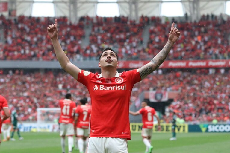 Inter recebe proposta de clube brasileiro por Maurício