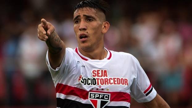 Ex-São Paulo, Ricardo Centurión negocia com novo clube