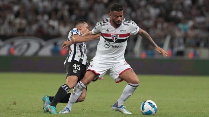 De saída do São Paulo, Fluminense oficializa proposta por Reinaldo