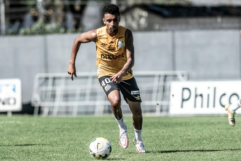 CHEGOU A VEZ? Bruno Oliveira pode ser a novidade do Santos contra o Avaí