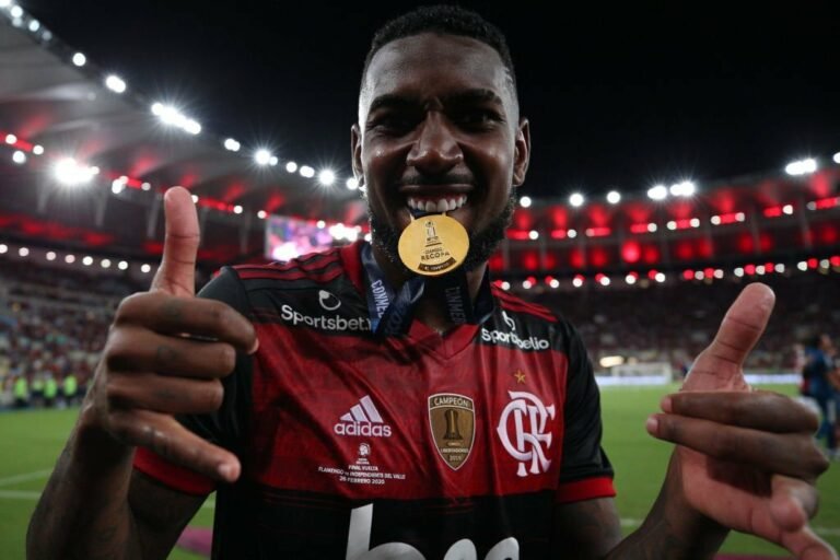 Flamengo acerta o retorno de Gerson, diz jornalista italiano
