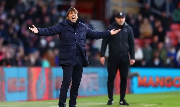 Após derrota, mais um treinador é demitido no Campeonato Inglês