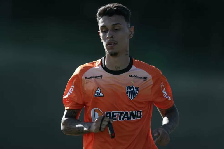 Atlético-MG vê zagueiro fora dos planos de 2023 e pode emprestar para clube da MLS; Goiás e Coritiba possuem interesse no jogador