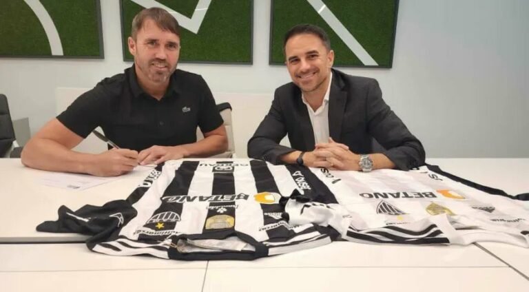 Eduardo Coudet chega a Belo Horizonte para reuniões com a diretoria do Atlético-MG