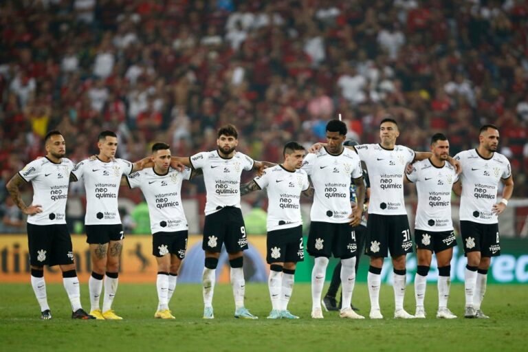 Corinthians deve enfrentar o Flamengo com força máxima; veja a provável escalação