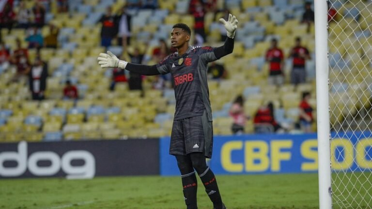 Clube português reabre negociação com Flamengo por Hugo Souza