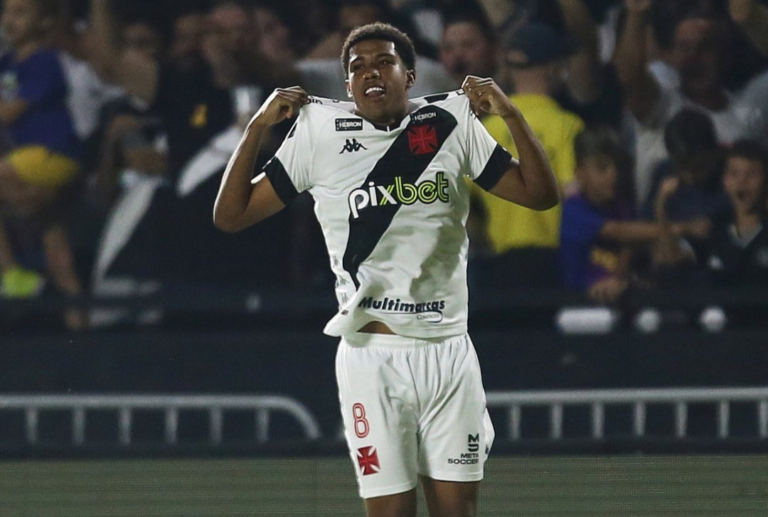Chelsea atravessa PSG e Newcastle e fica próximo de contratar Andrey Santos
