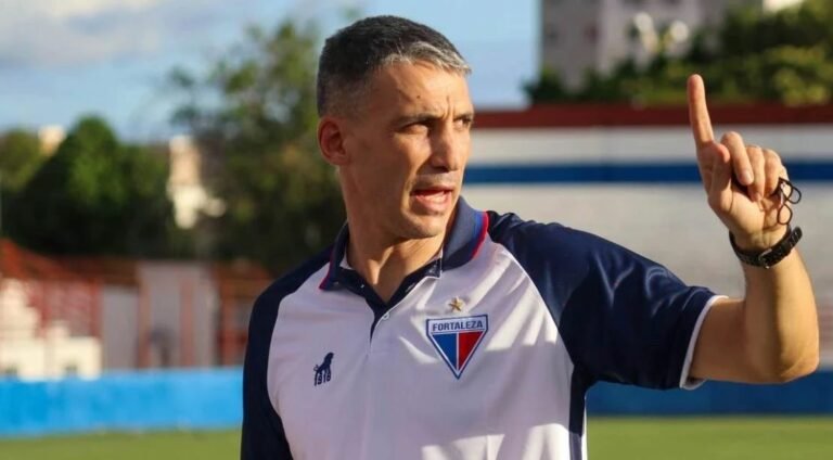 Santos dá primeiro passo por Vojvoda, do Fortaleza