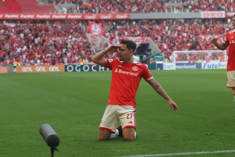 Internacional recebe duas propostas por Maurício