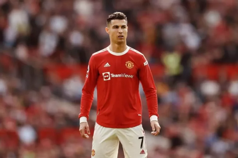 Clube da Arábia Saudita negocia a contratação de Cristiano Ronaldo, diz jornal