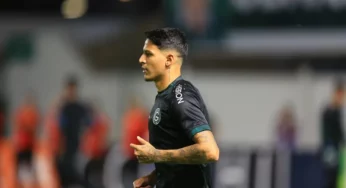 Botafogo negocia a contratação de Caetano, zagueiro que atuou pelo Goiás em 2022