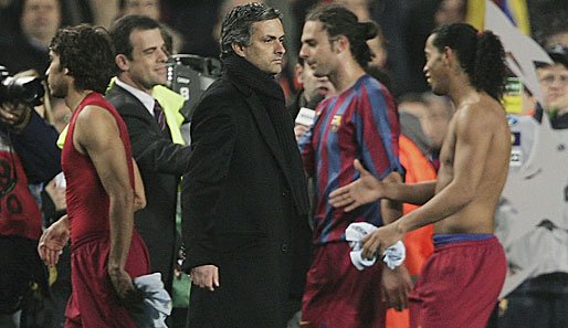 Jornal revela relatório de José Mourinho sobre Messi e Ronaldinho Gaúcho para jogadores do Chelsea