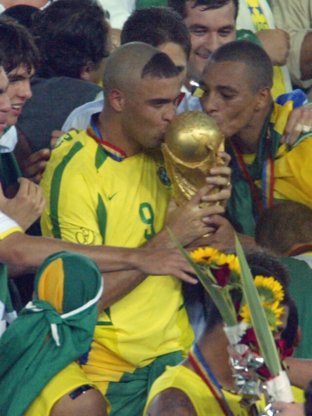 brazils-forward-ronaldo-c-and-midfielder-gilber