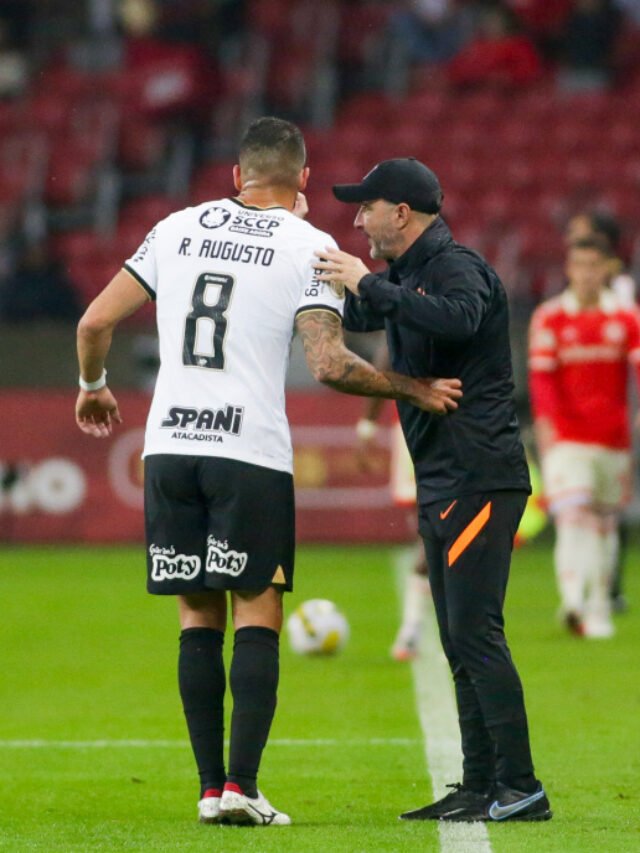 vitor_pereira_conversando_com_renato_augusto_no_h0h7