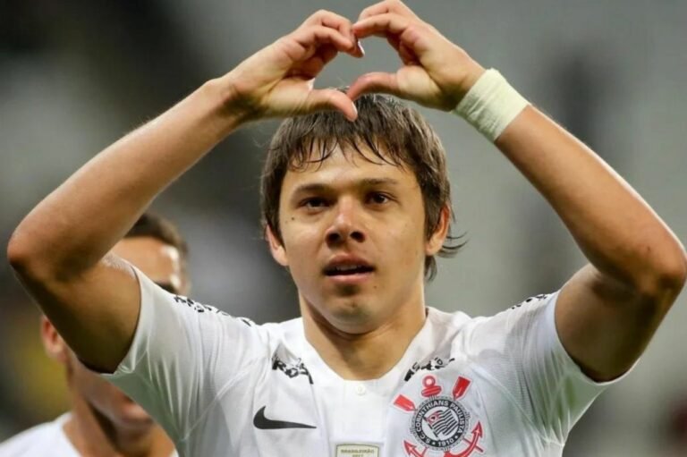 Corinthians acerta contratação de Ángel Romero